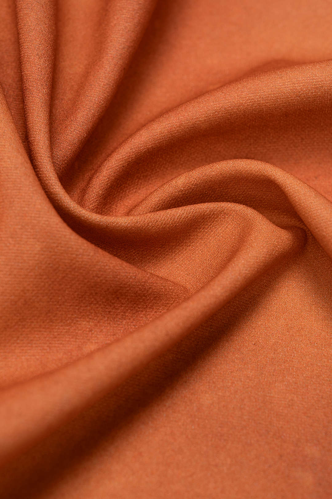 Ärmelloses Midi-Kleid mit geraffter, trägerloser Frucht-Buchstaben-Print