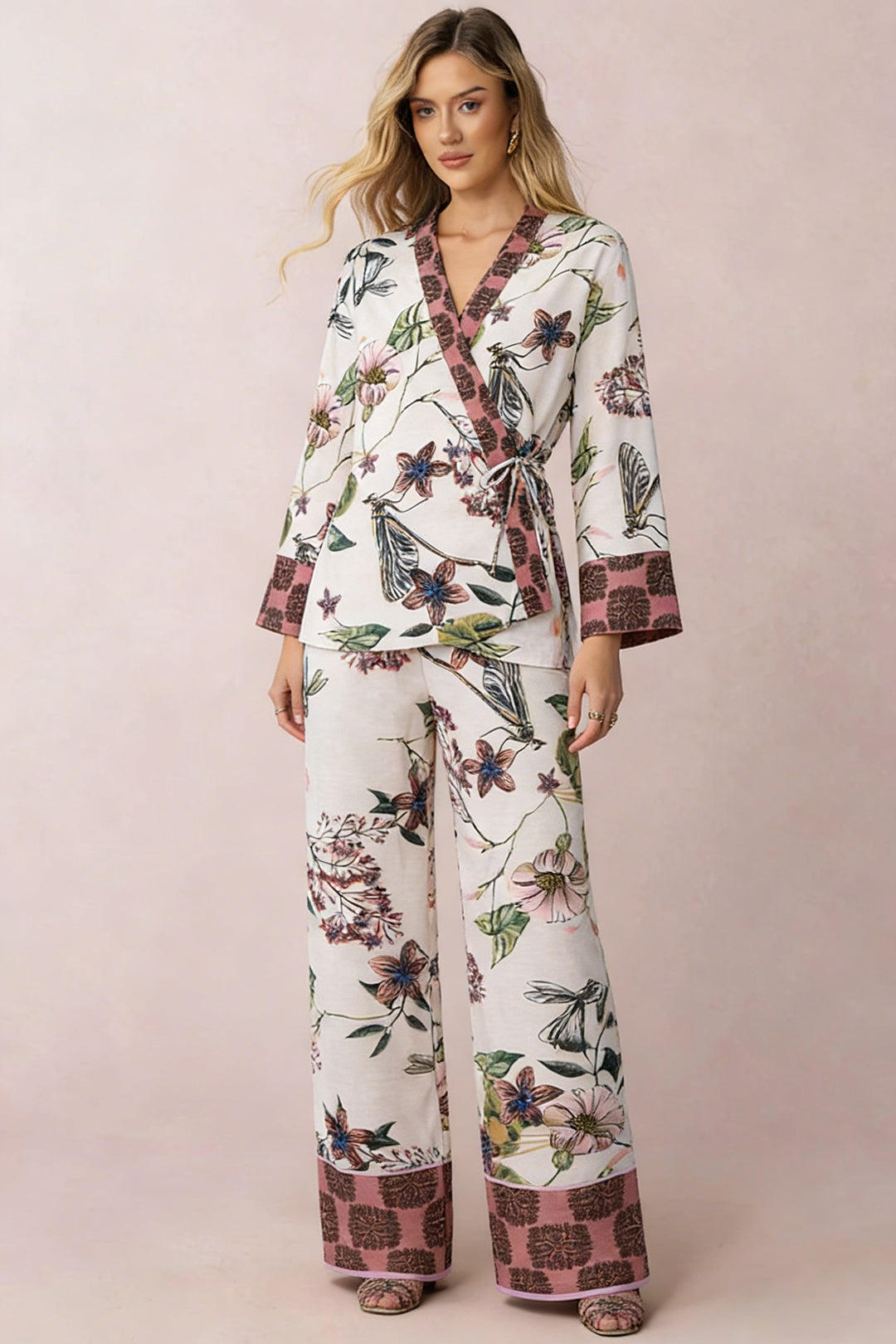 Haut à manches longues à col en V et motif floral, avec lien à nouer