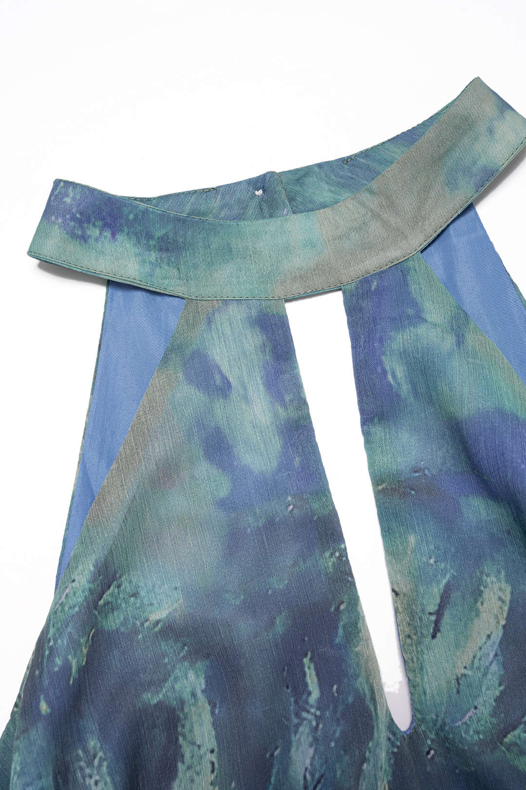 Batik-Netz-Neckholder-Maxikleid mit Cut-Outs, ärmellos und Schal