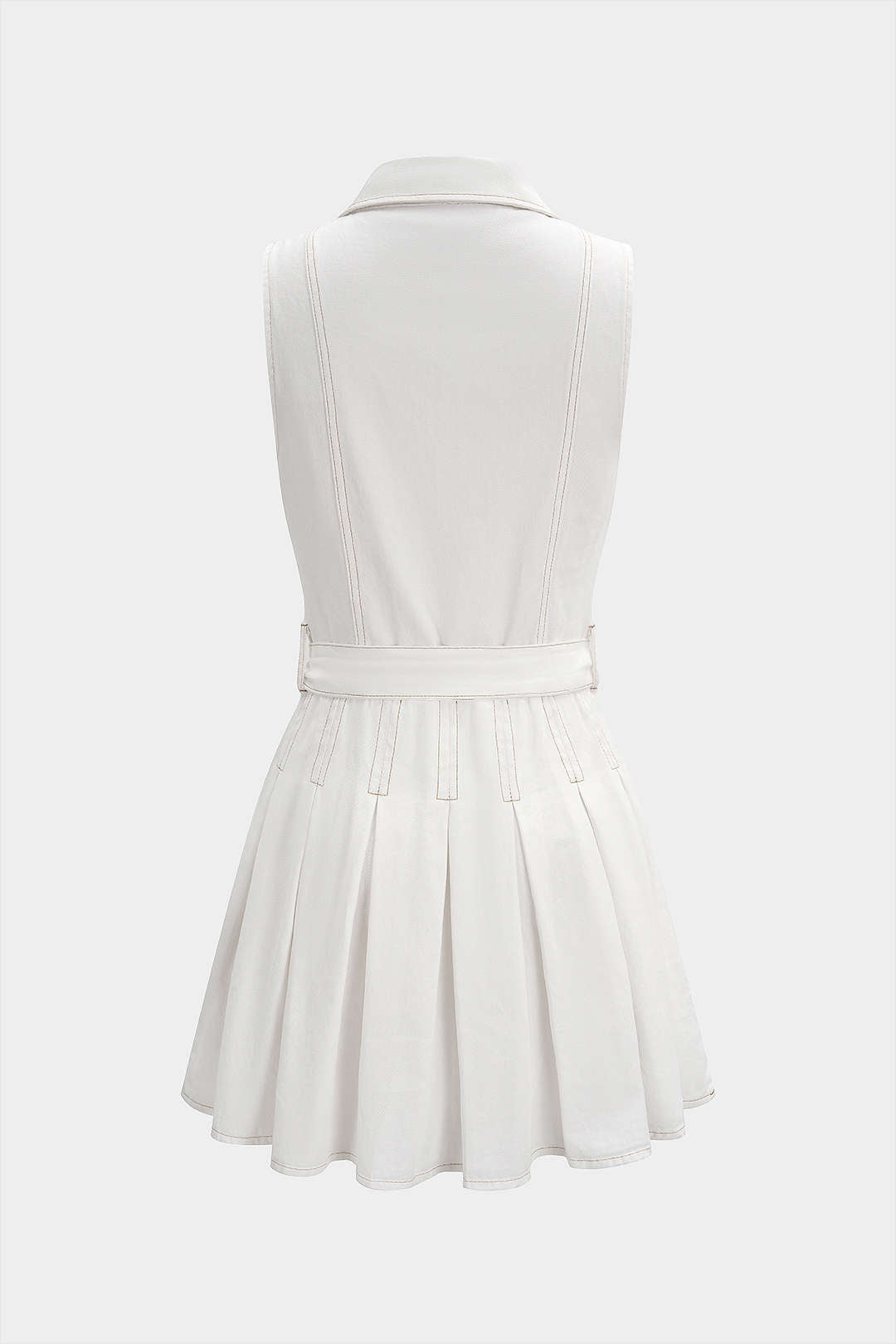 Mini-robe plissée sans manches en jean boutonnée