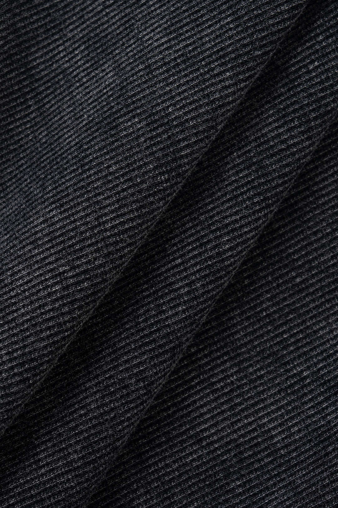 Rundhals-Tanktop mit Metallic-Dekor und Rissen