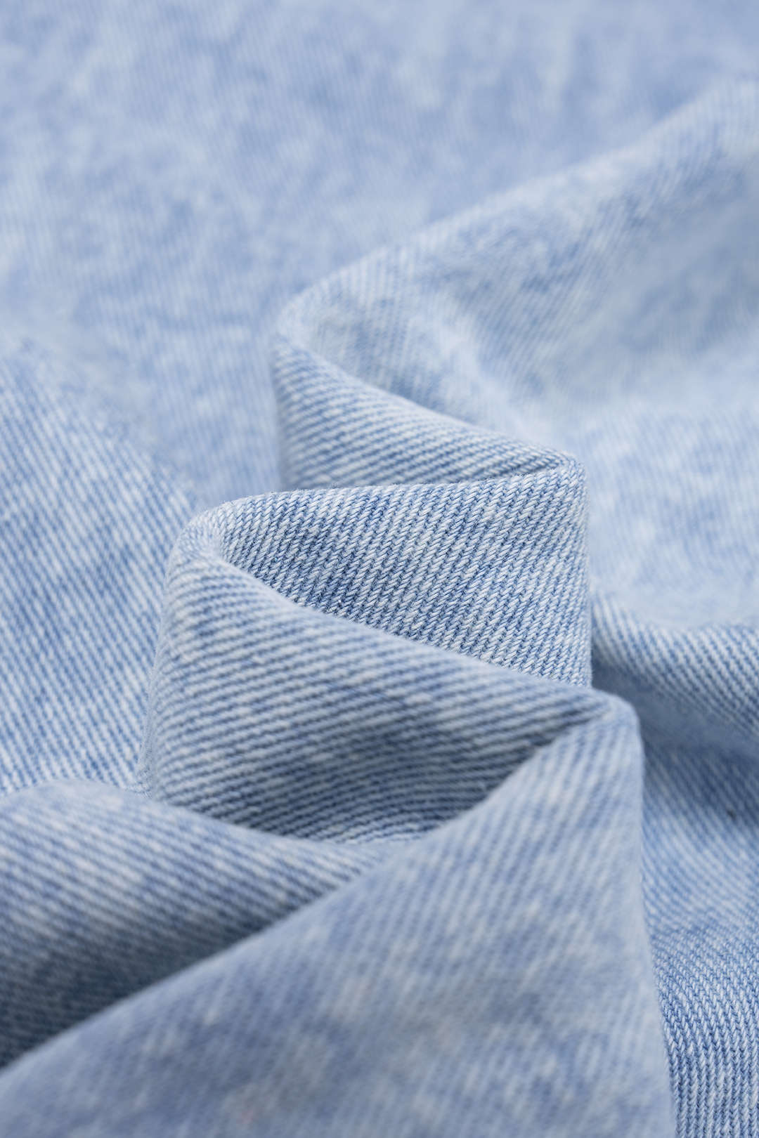 Jean droit en denim avec perles décoratives
