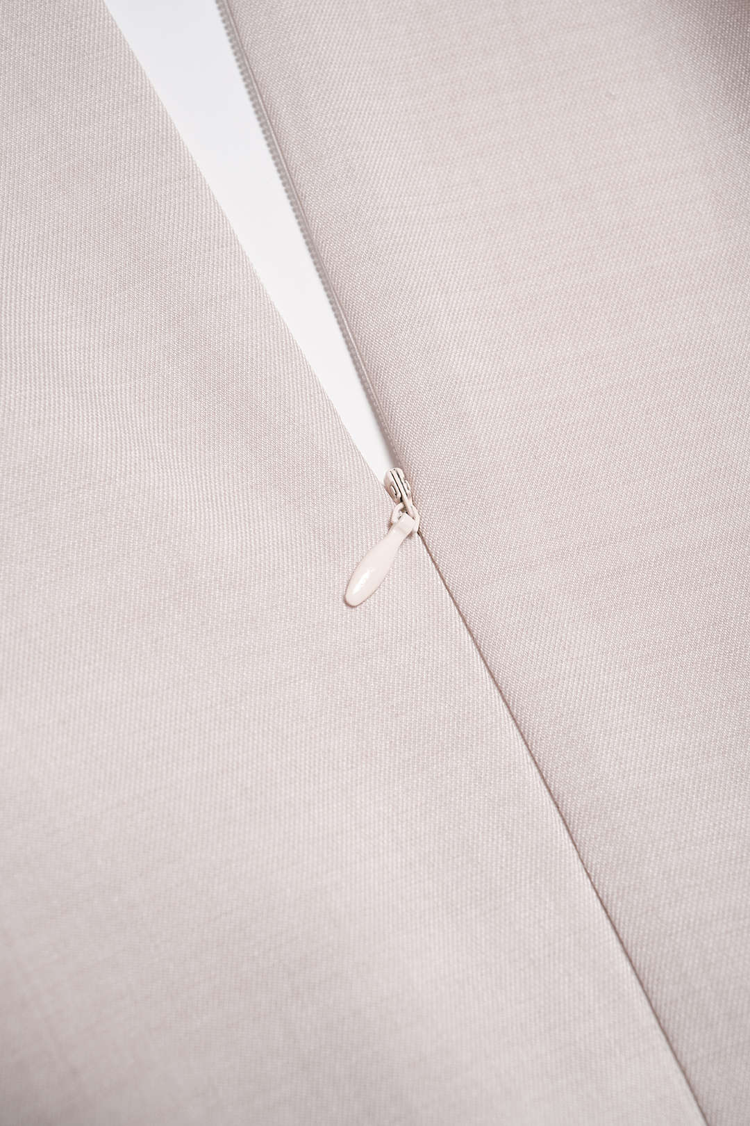 Trägerloses Mini-Kleid zum Binden