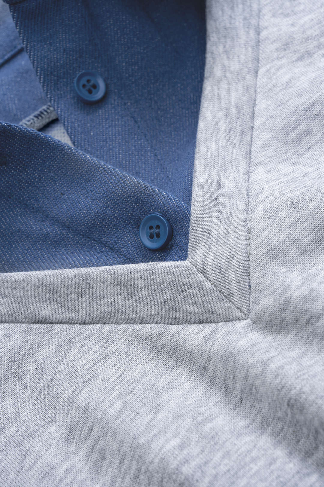 Kontrast-Patchwork-Langarmtop und geraffte Hose mit Kordelzug und Gummizug im Bund