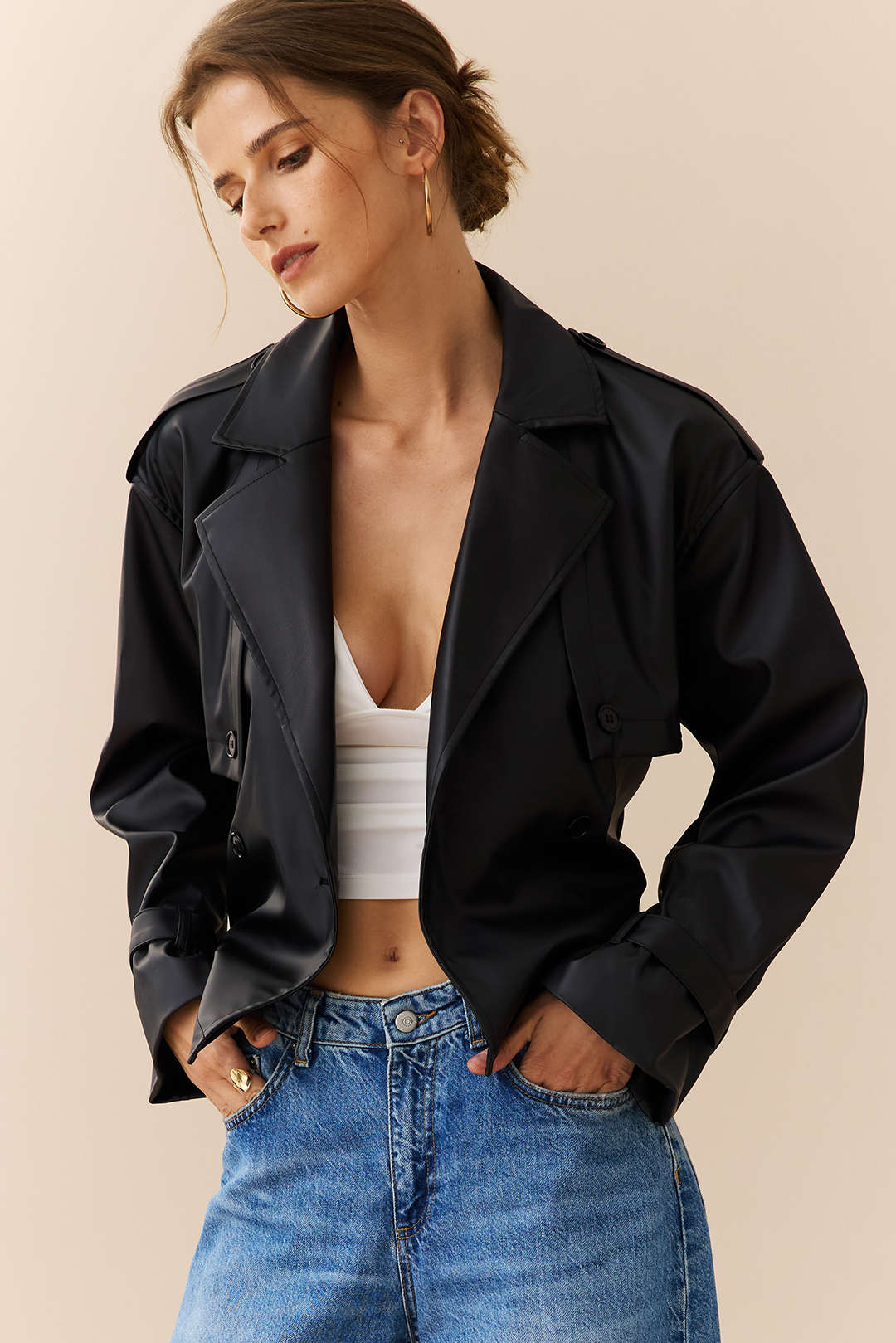Gürteljacke aus Kunstleder