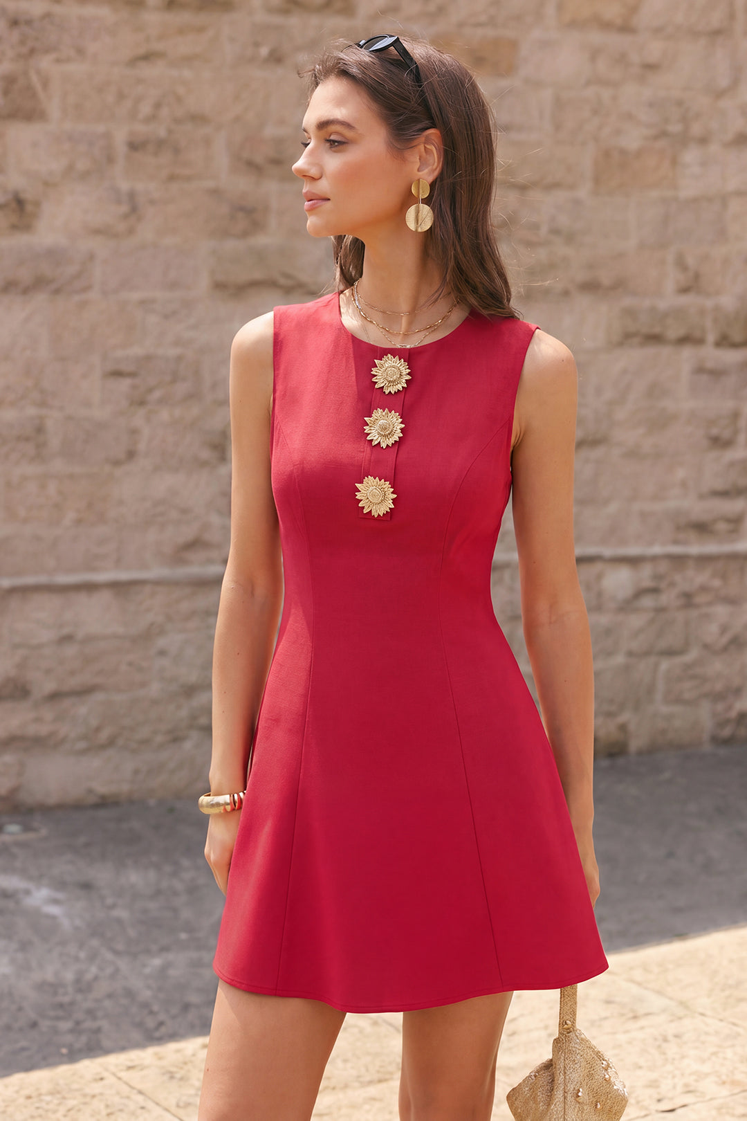 Leinen-Minikleid mit Rundhalsausschnitt, ärmellos und Metallic-Knöpfen