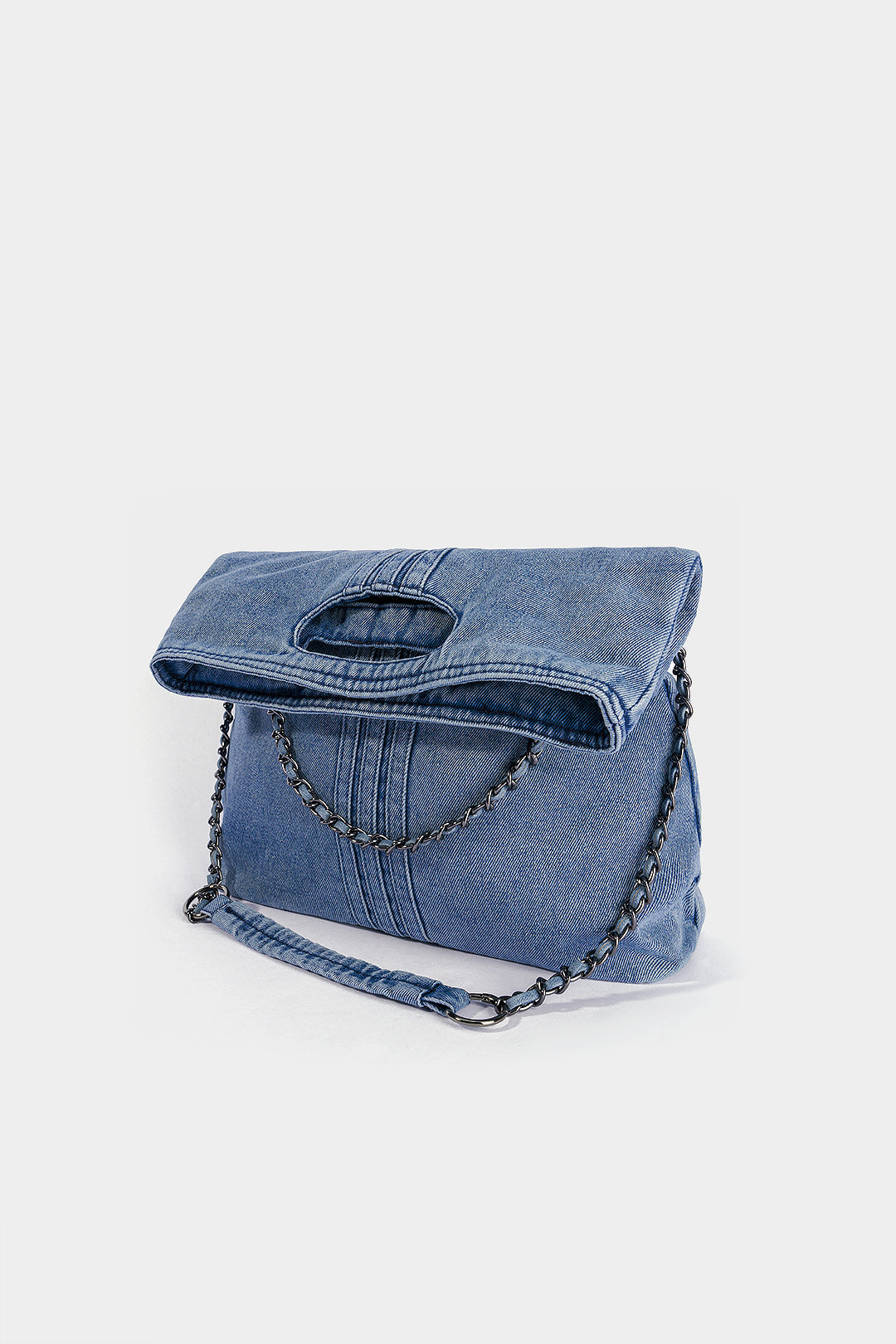 Denim-Umhängetasche mit Metallkette