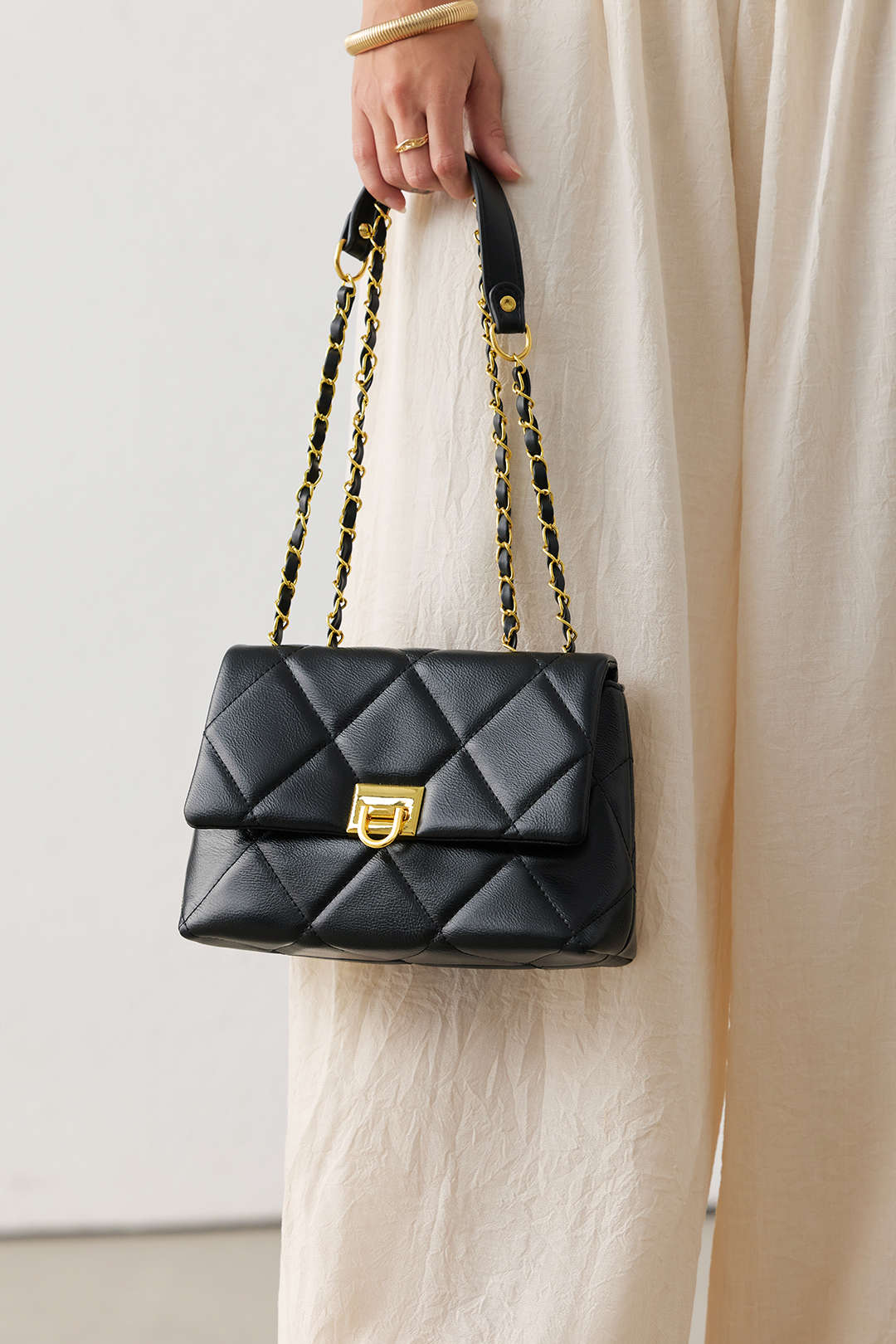 Sac bandoulière en similicuir avec chaîne métallique