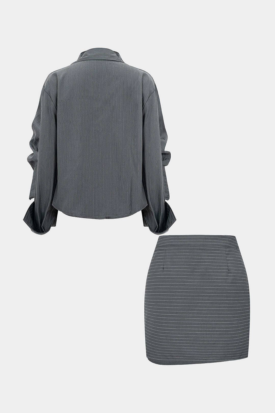 Ensemble Mini-Jupe Froncée et Haut Boutonné à Manches Longues Imprimé Rayures