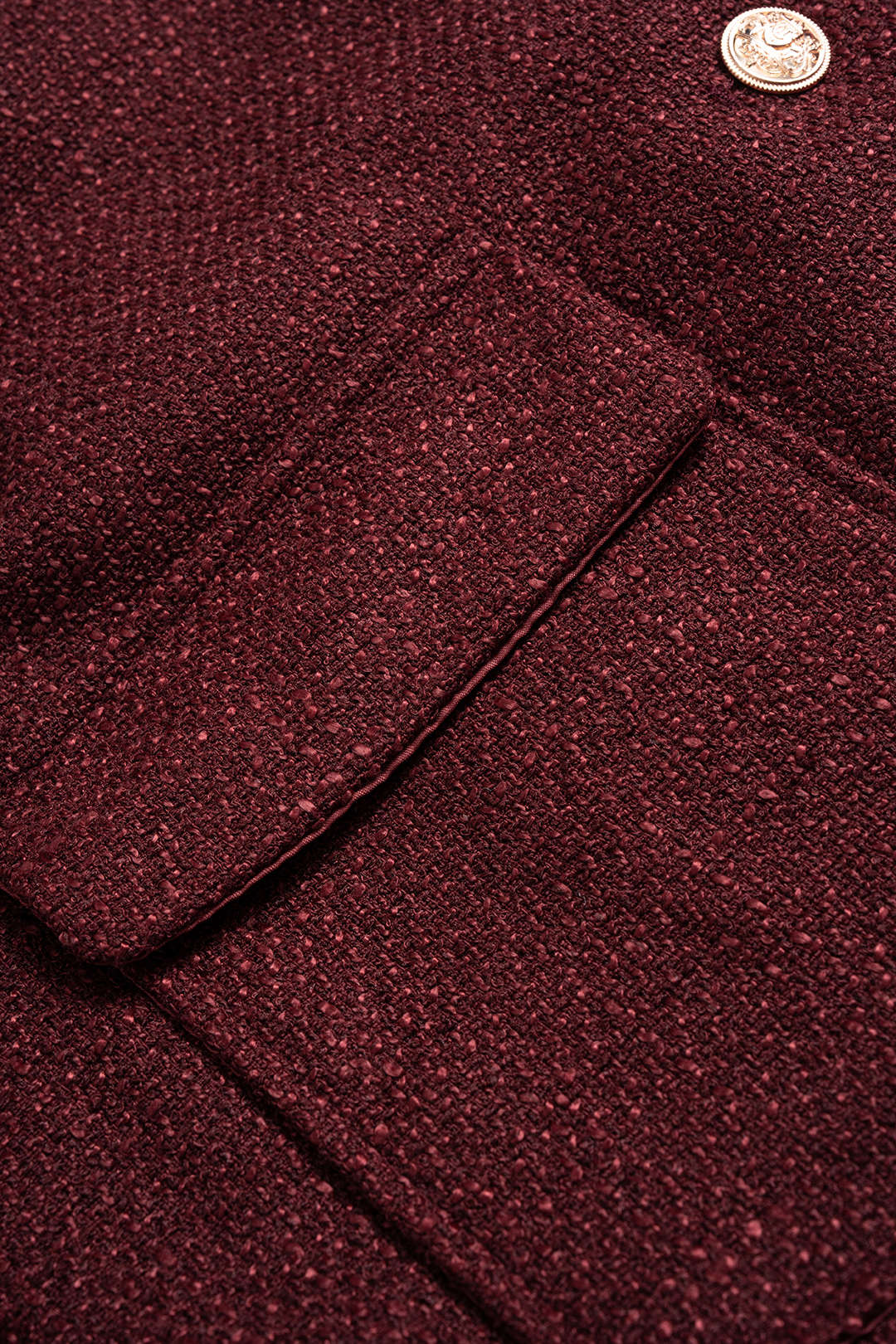 Tweed-Oberteil mit Rundhalsausschnitt, Metallknöpfen und Taschen