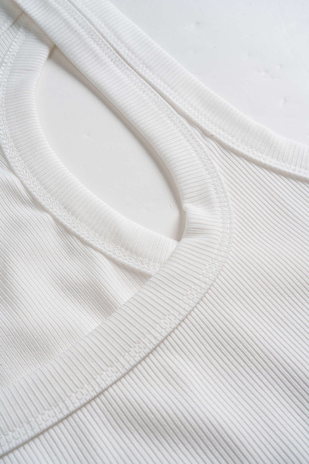 Basic U-Neck Crop Tank Top