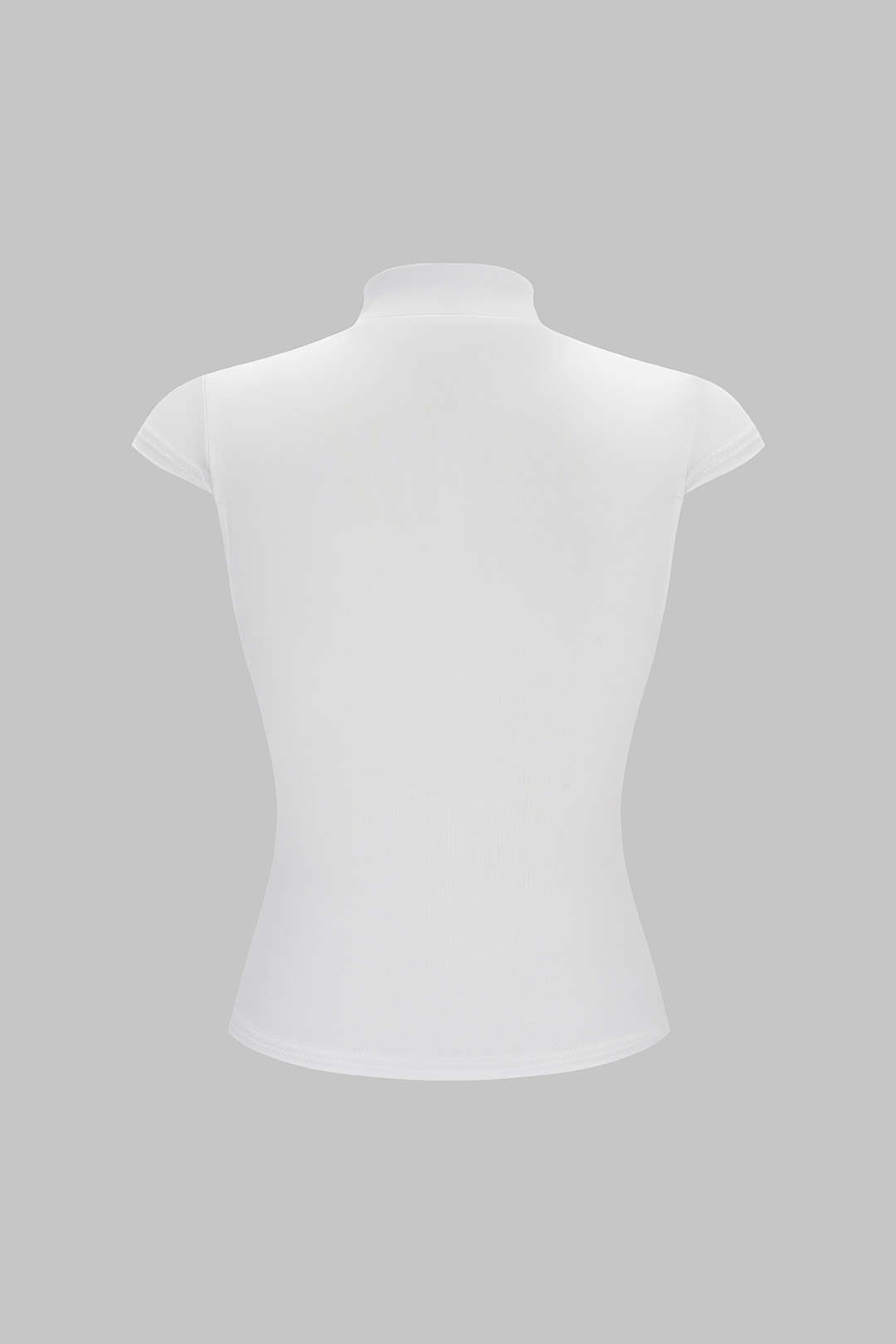 T-shirt à manches courtes avec découpes et boutons