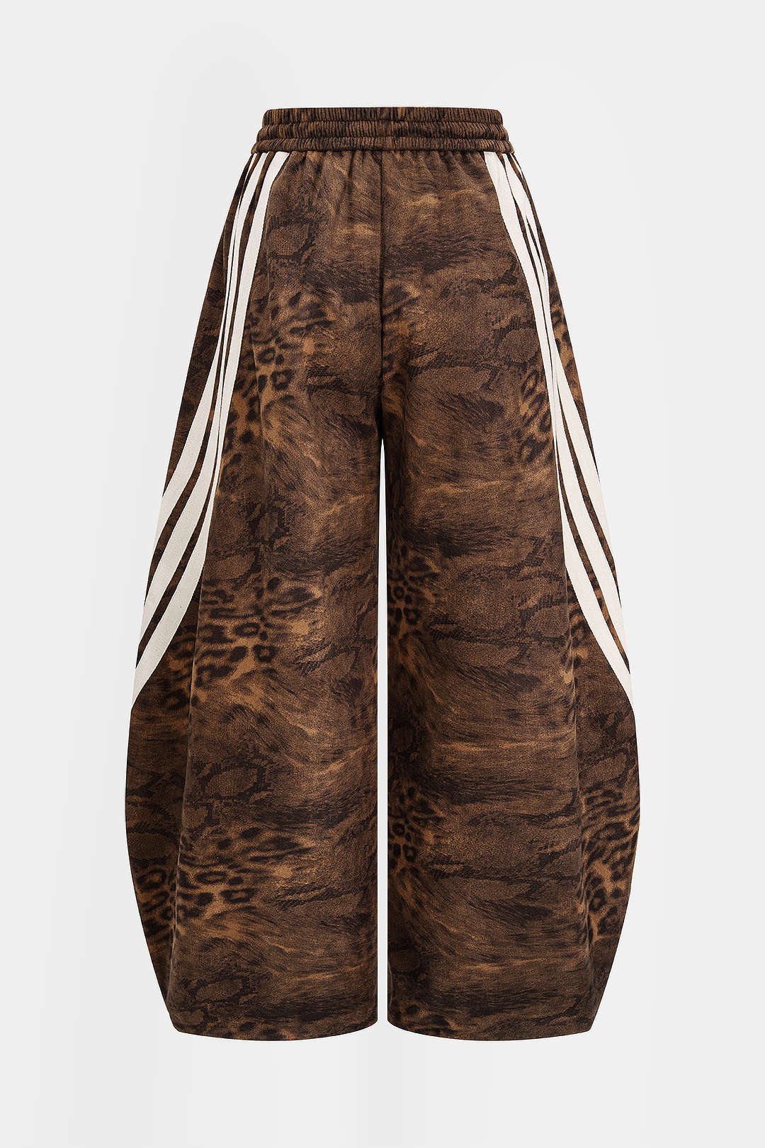 Wildlederhose mit Leopardenmuster und weitem Bein