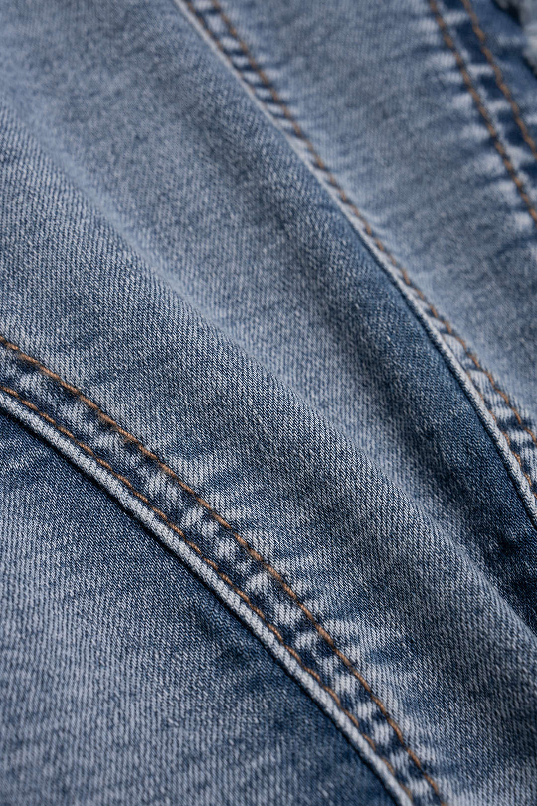Jeansfransen-Tube-Top mit asymmetrischem Saum