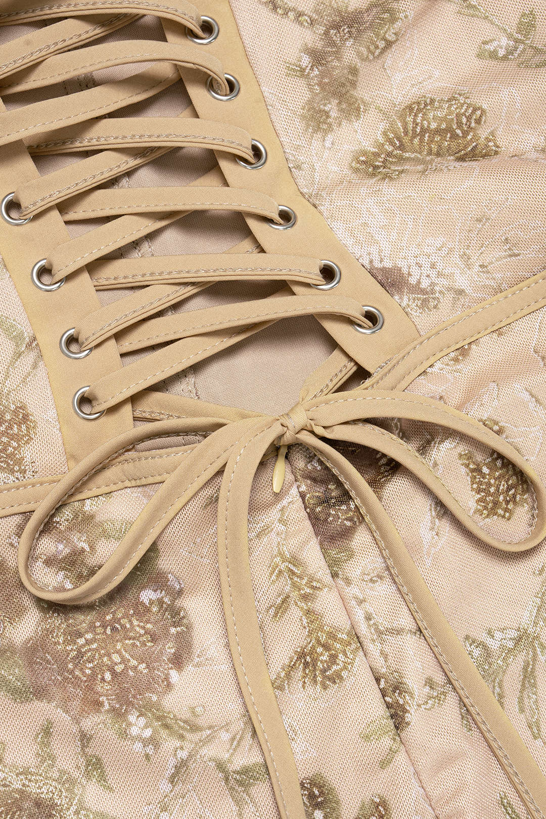 Maxikleid mit Blumenmuster, Rückenschnürung und Cut-Outs, ärmellos
