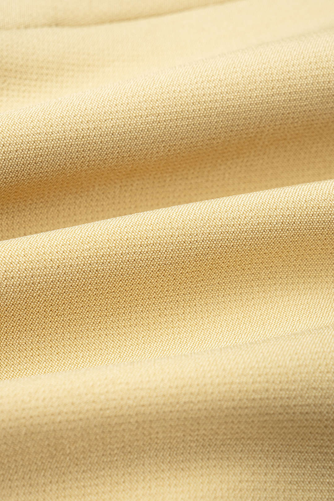 Shorts mit Bindegürtel und Kontrastdetails