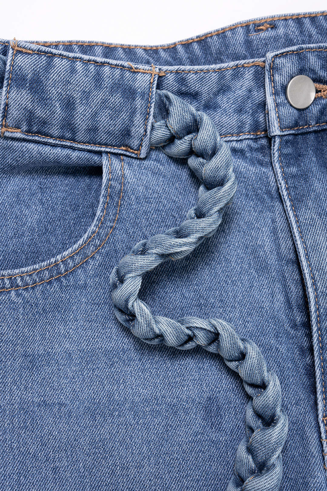 Jean large ceinturé en denim avec poches