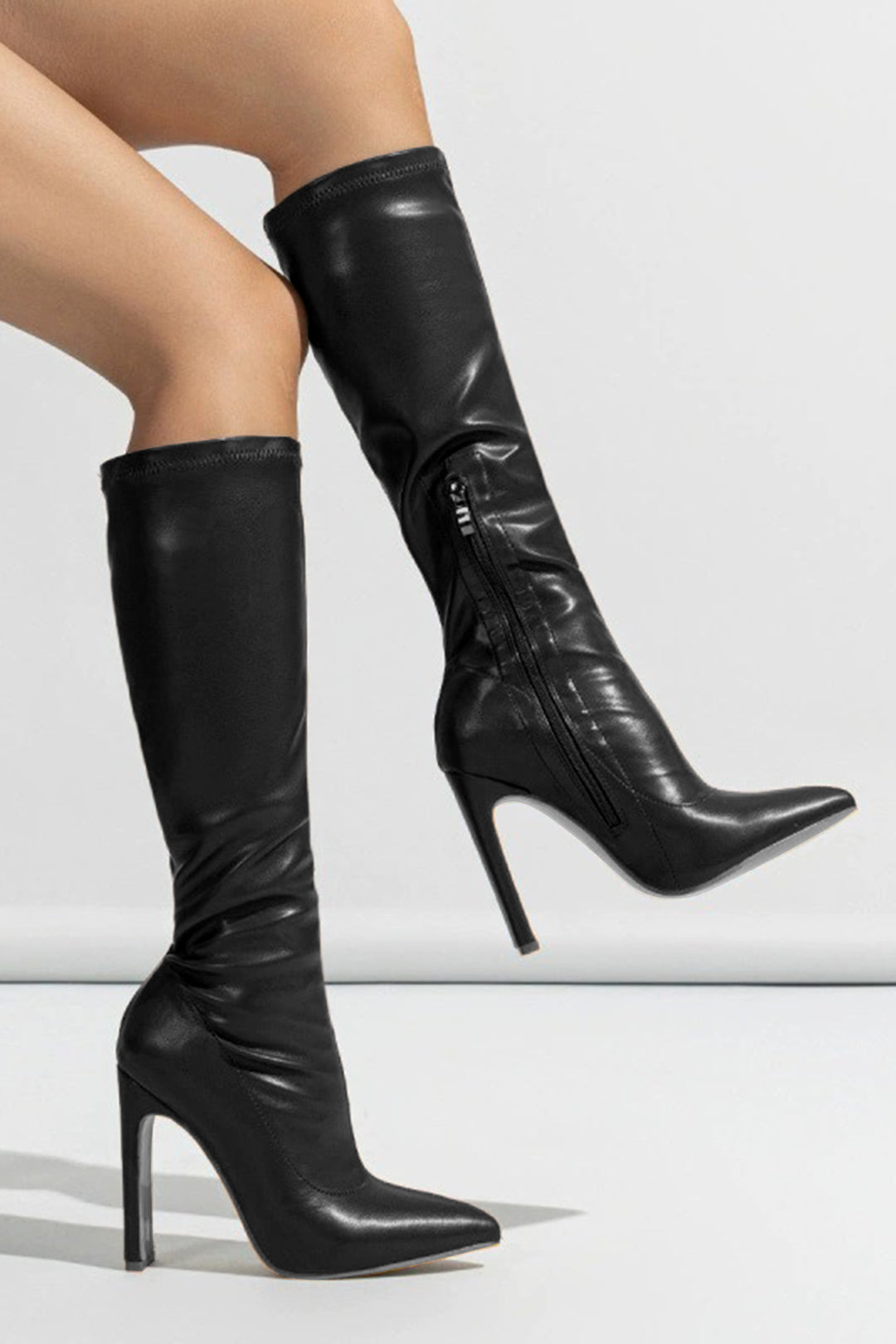 Bottes hautes à bout pointu et fermeture éclair