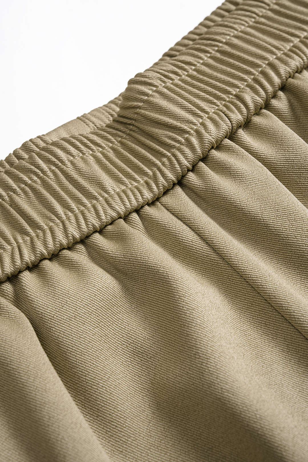 Hose mit weitem Bein, Knopfdetails und geschlitztem Saum