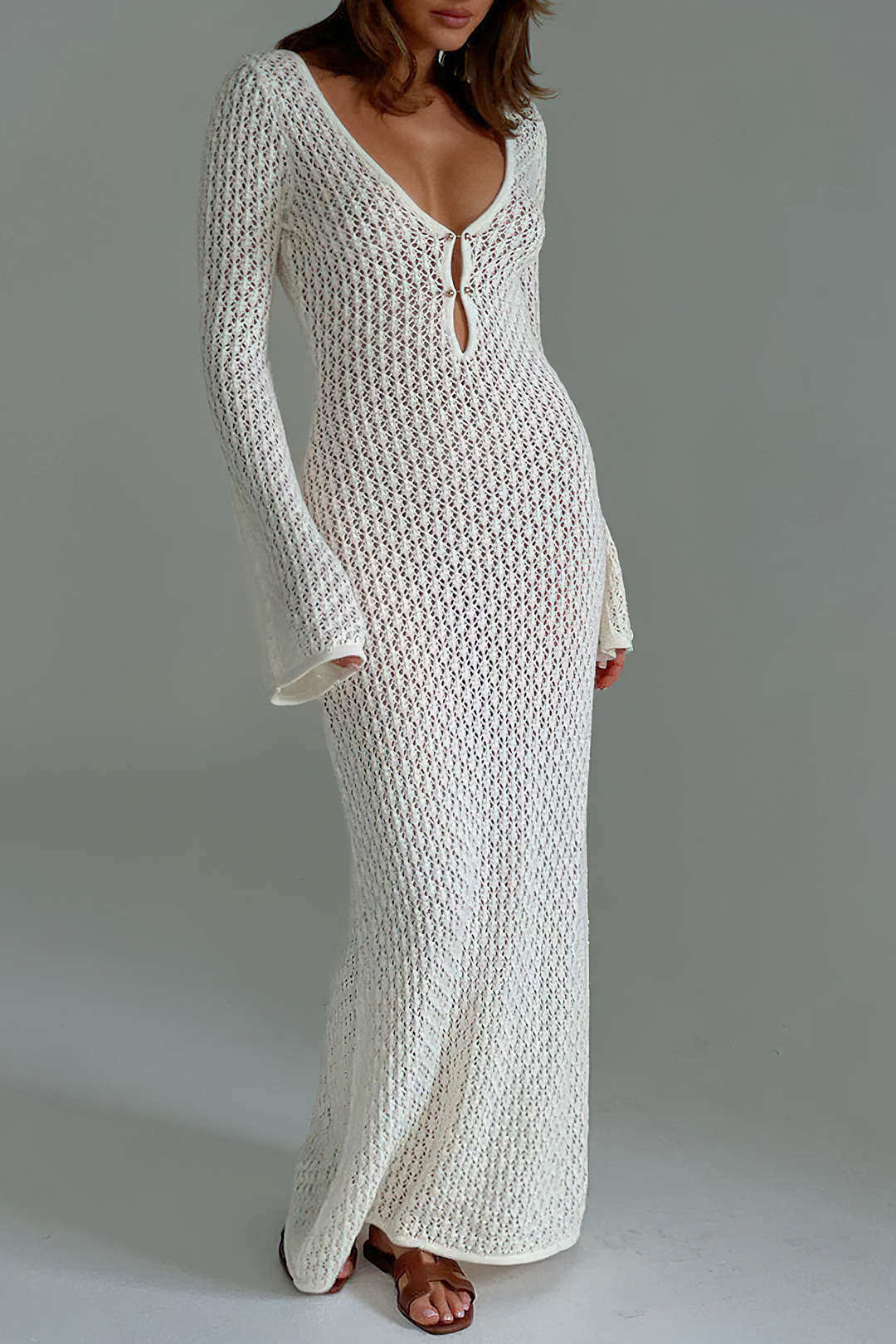Robe longue en maille ajourée à col en V et manches longues au crochet