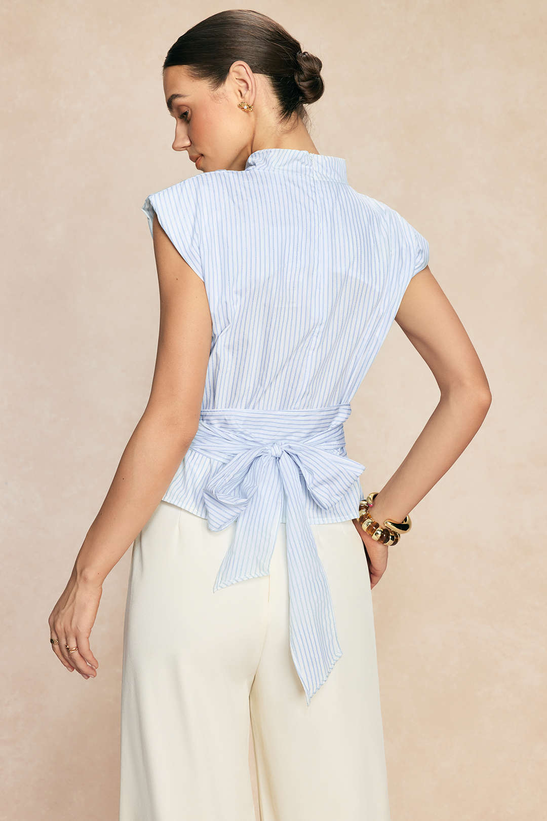 Chemise à rayures et dos noué
