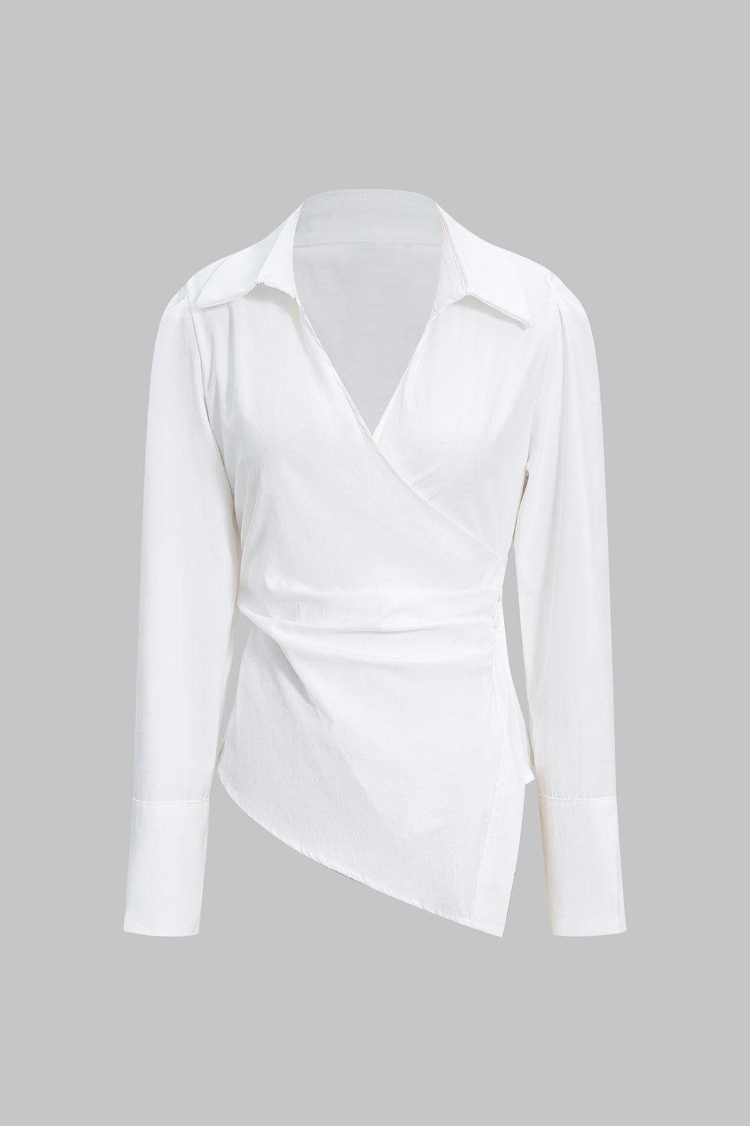 Chemise à manches longues, col en V, attache asymétrique au dos