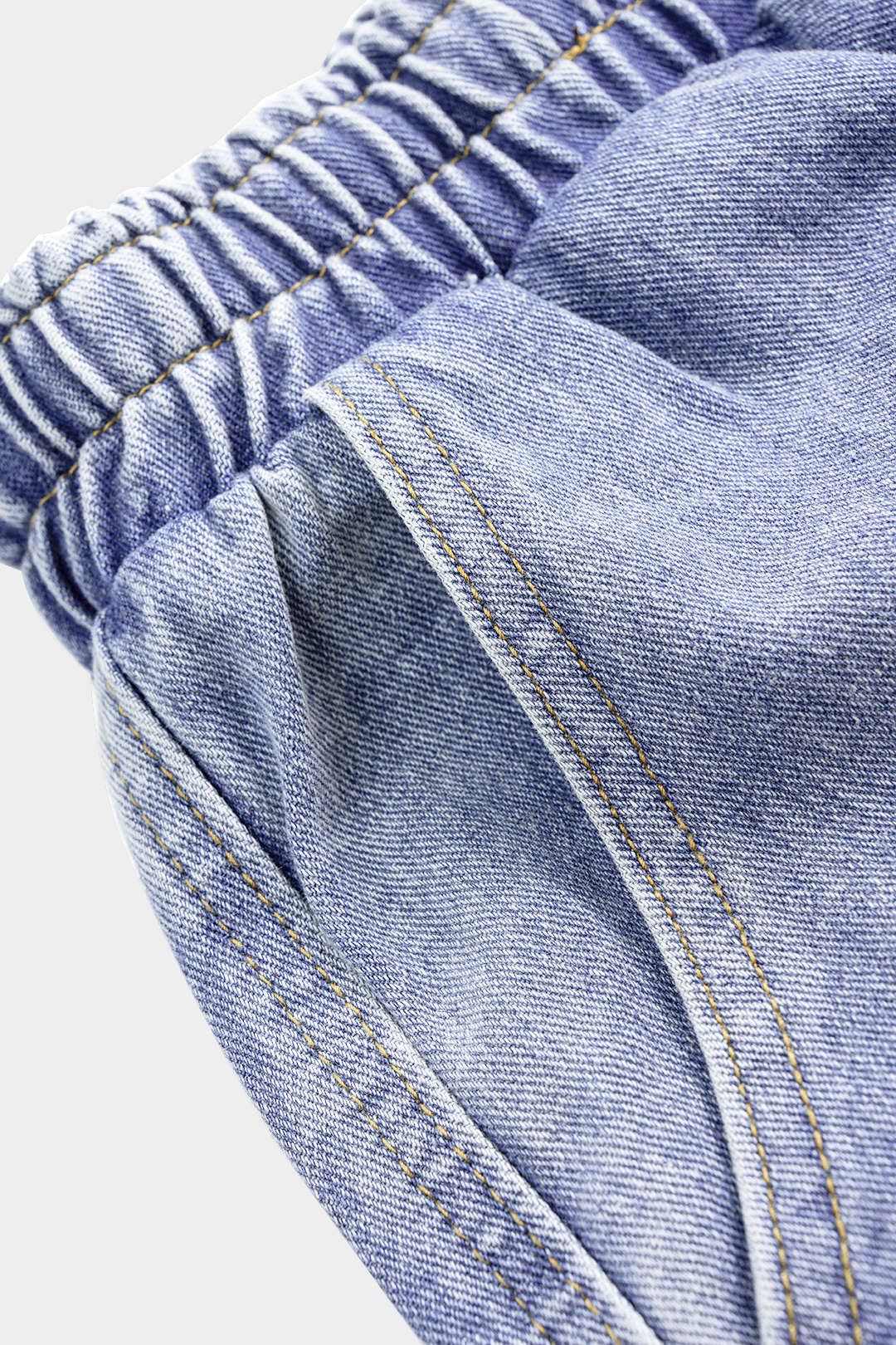 Jean en denim à taille froncée et cordon de serrage
