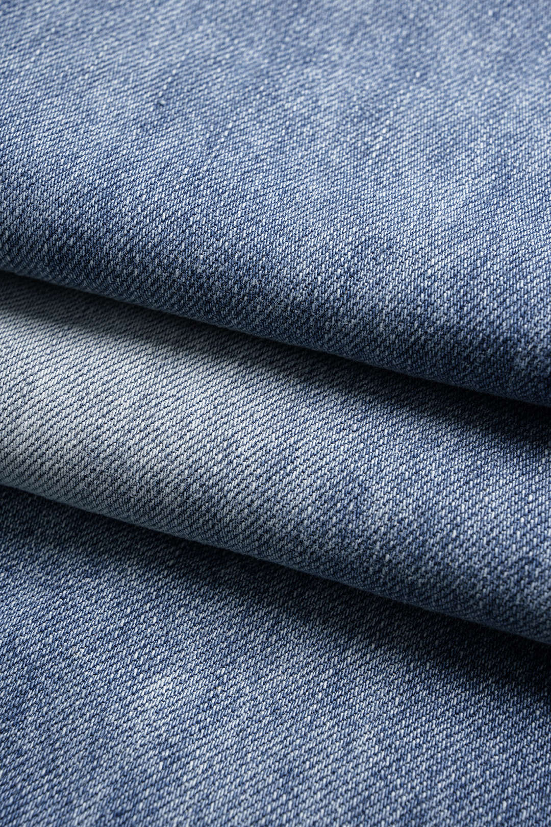 Jeans mit weitem Bein, asymmetrischem Bindedetail, Karoprint und Denim-Optik