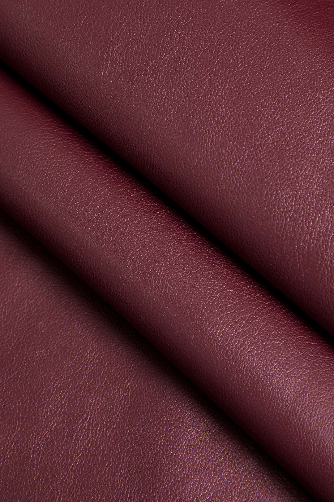 Robe longue froncée en similicuir à col en V