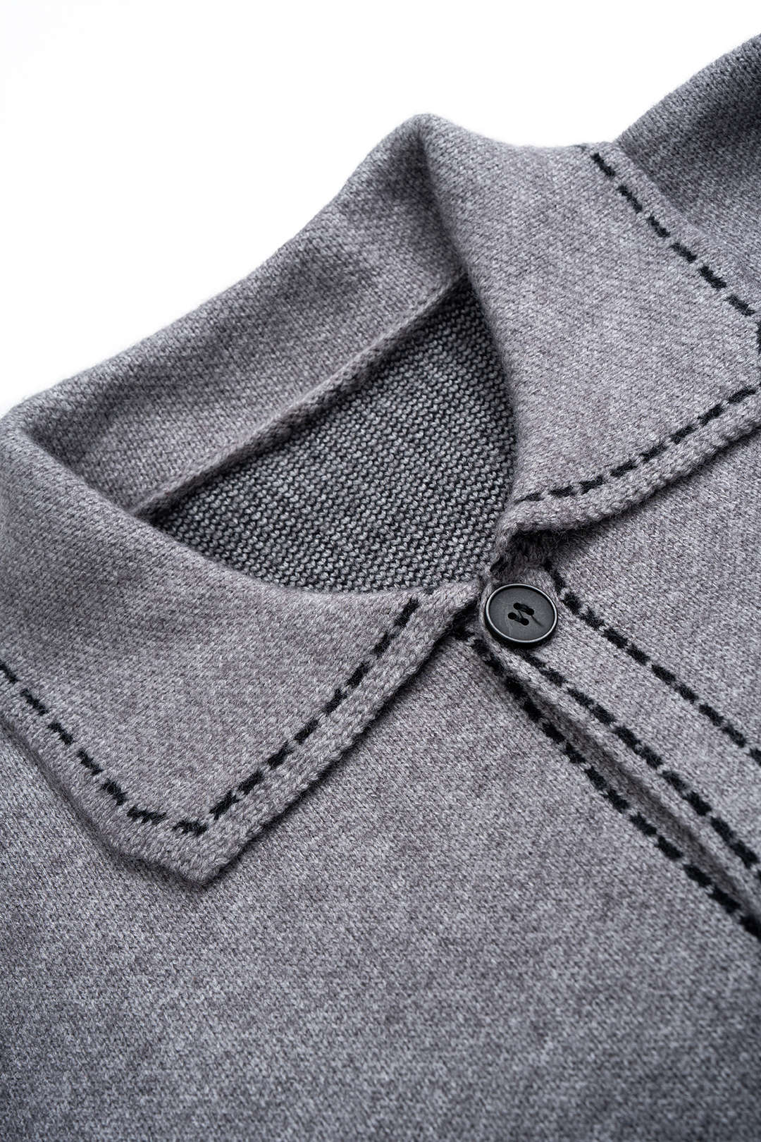 Strickjacke mit Kontrastlinie und Revers
