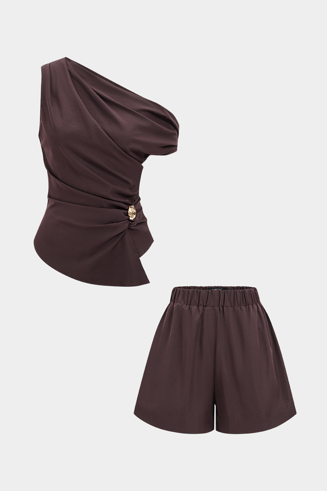 Metallisch-asymmetrisches Oberteil mit U-Boot-Ausschnitt und gerafftem Oberteil sowie Shorts mit weitem Bein im Set