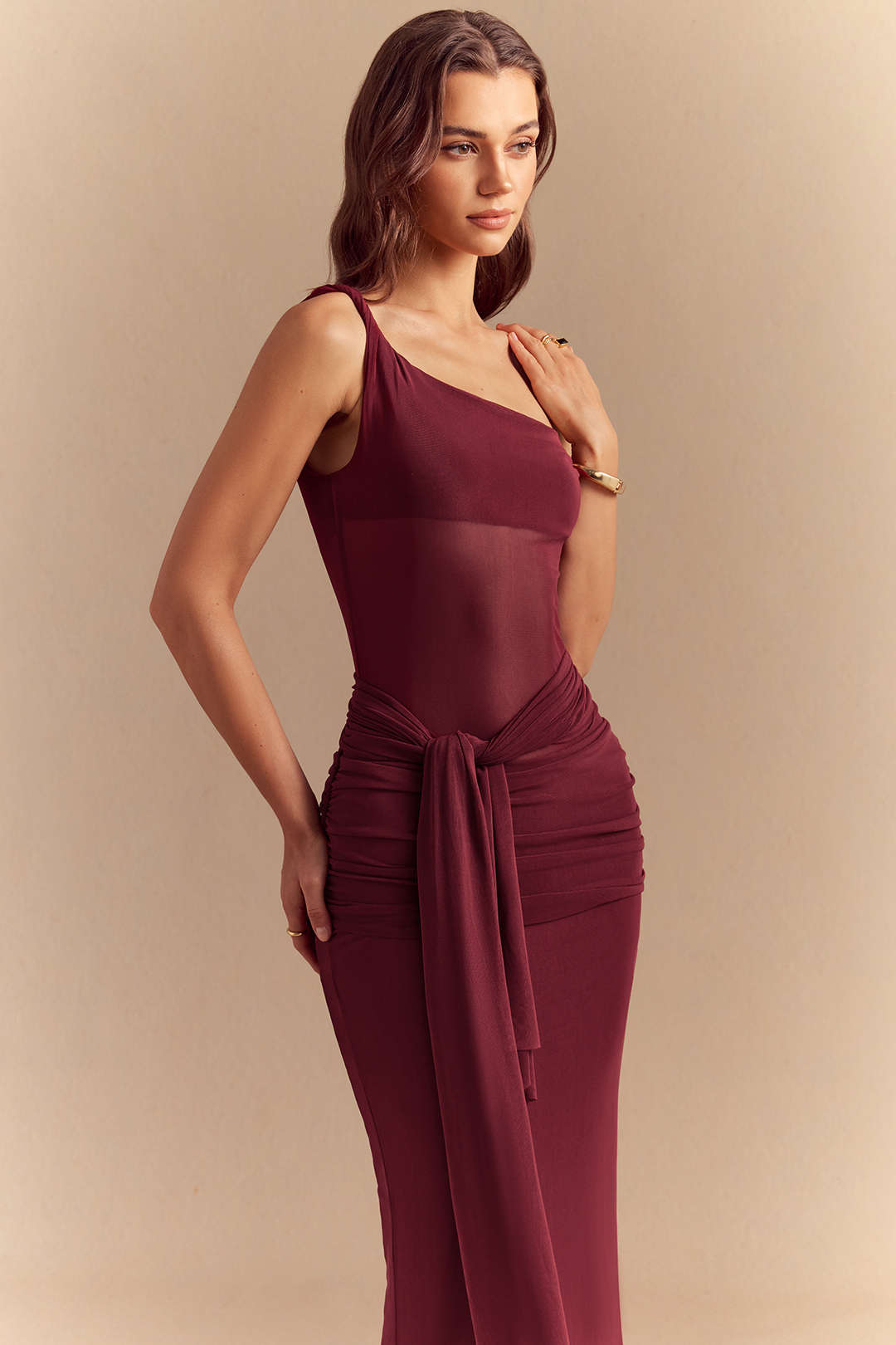Robe longue sans manches en maille, asymétrique à une épaule, avec torsion et nouage