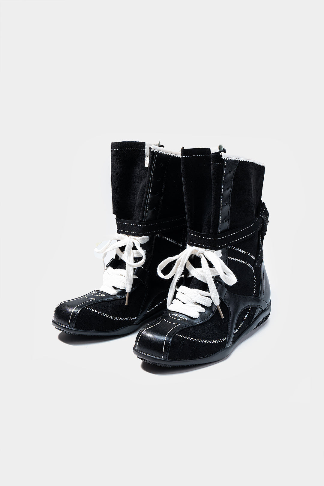 Lederstiefel zum Schnüren bis zur Mitte der Wade