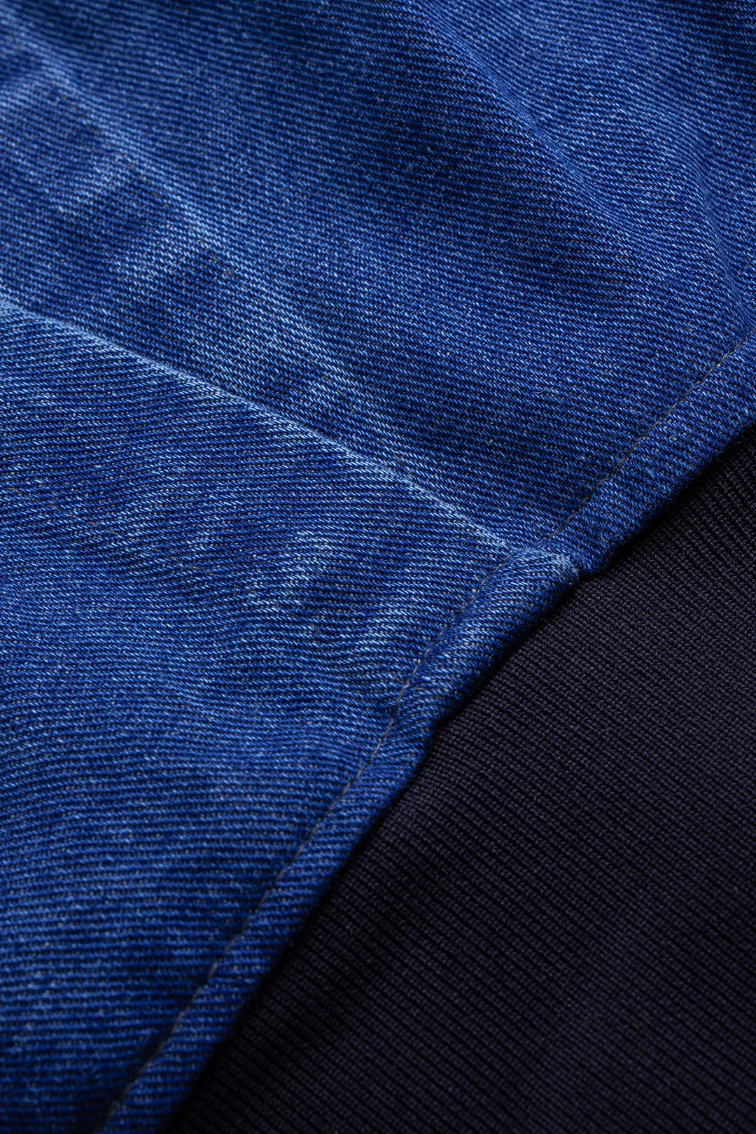 Denim-Patchwork-Kapuzenoberbekleidung