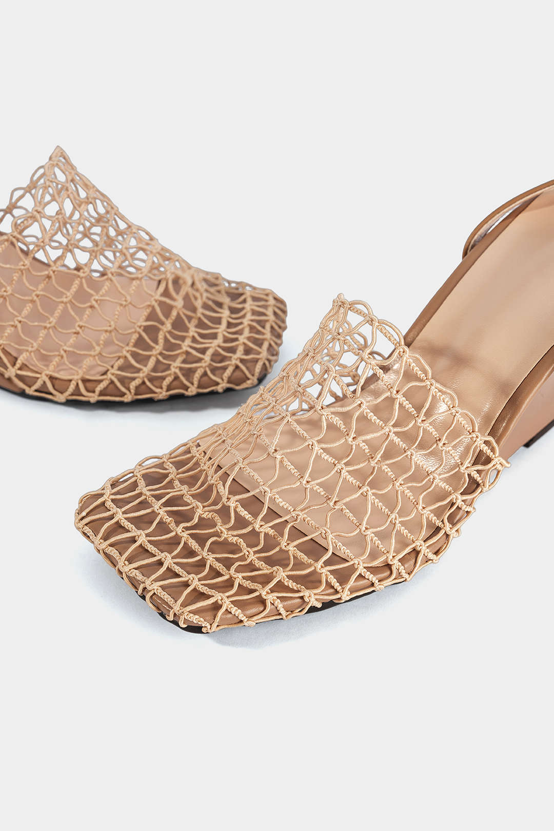 Sandalen mit Ausschnitten