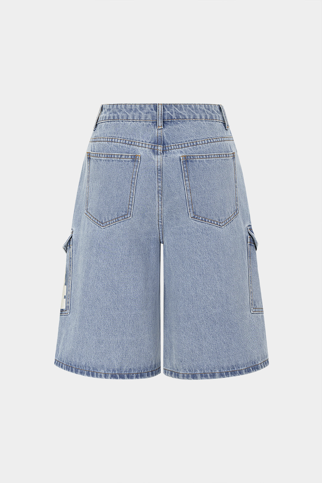 Jeansshorts mit Digital-Buchstabenprint und hoher Taille
