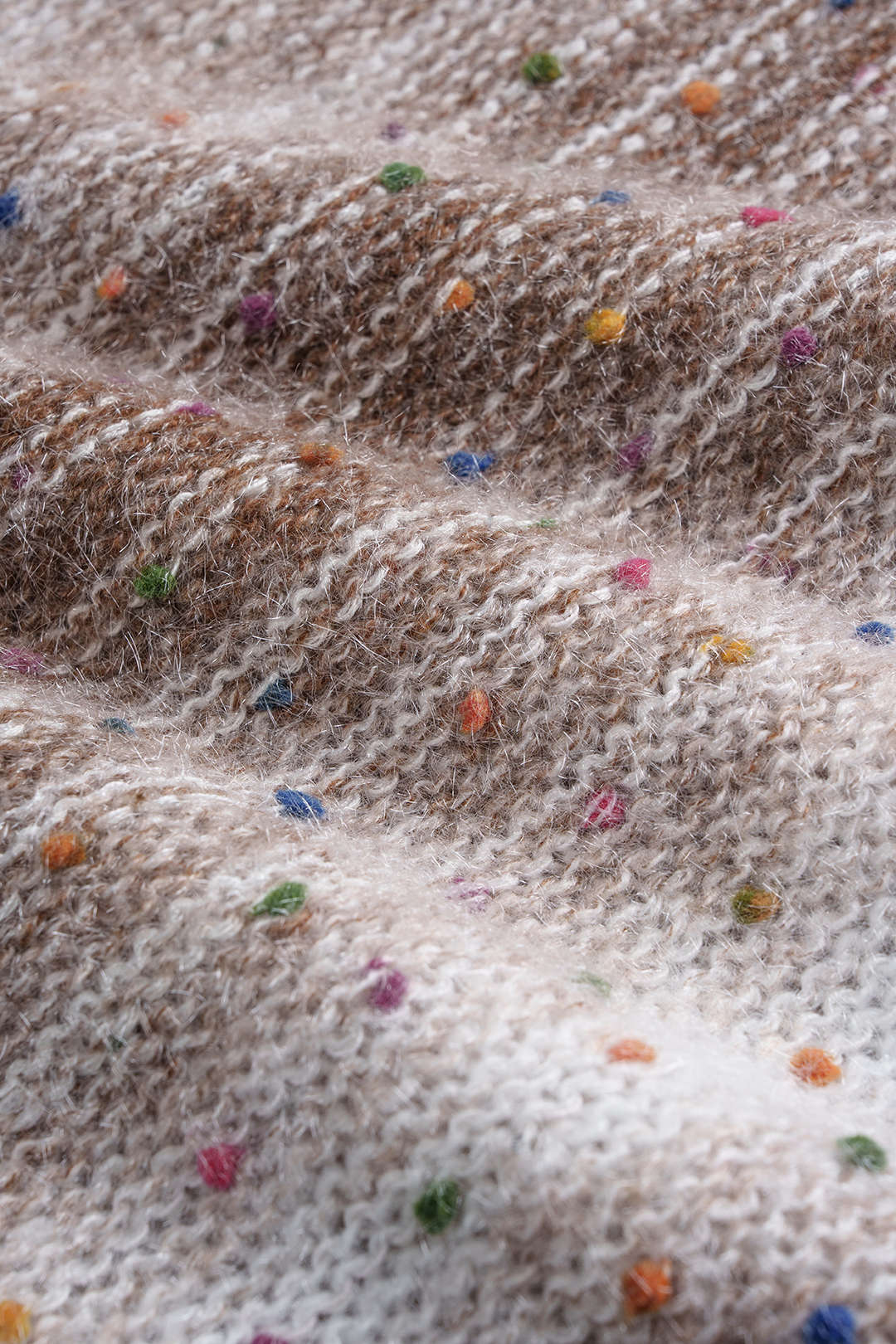 Knit Contrast V-Neck Long-Sleeve Top