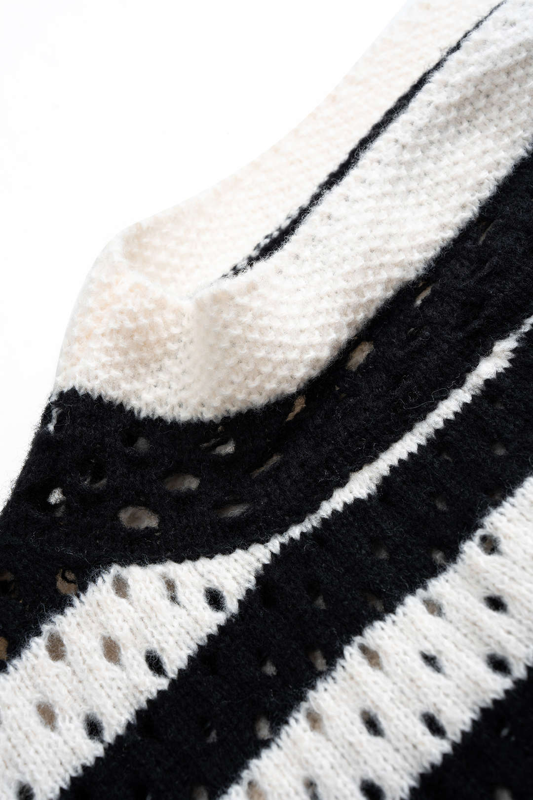 Knit Contrast Cut Out Long-Sleeve Top