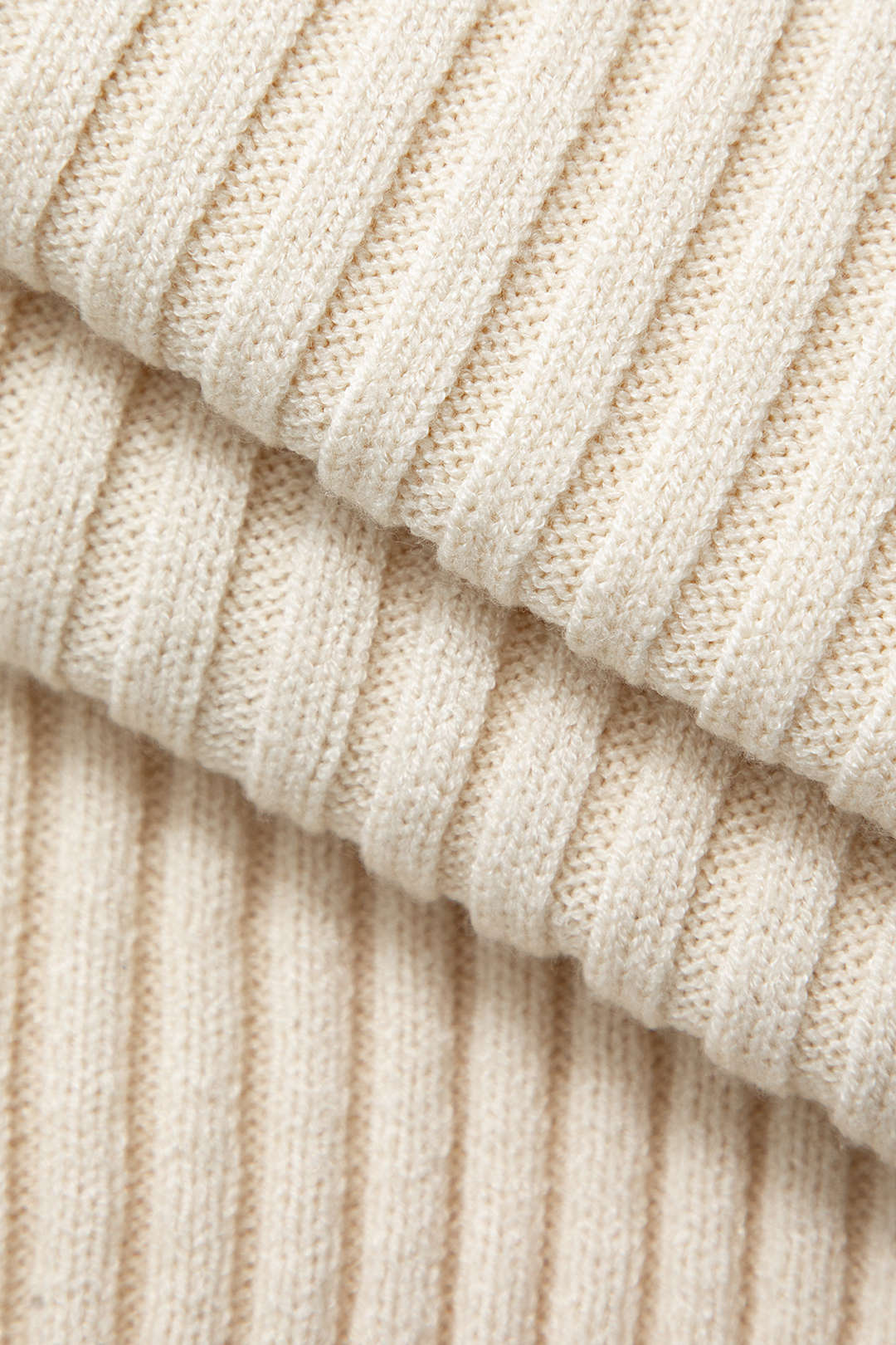 Robe longue en maille à manches longues avec boutons au col