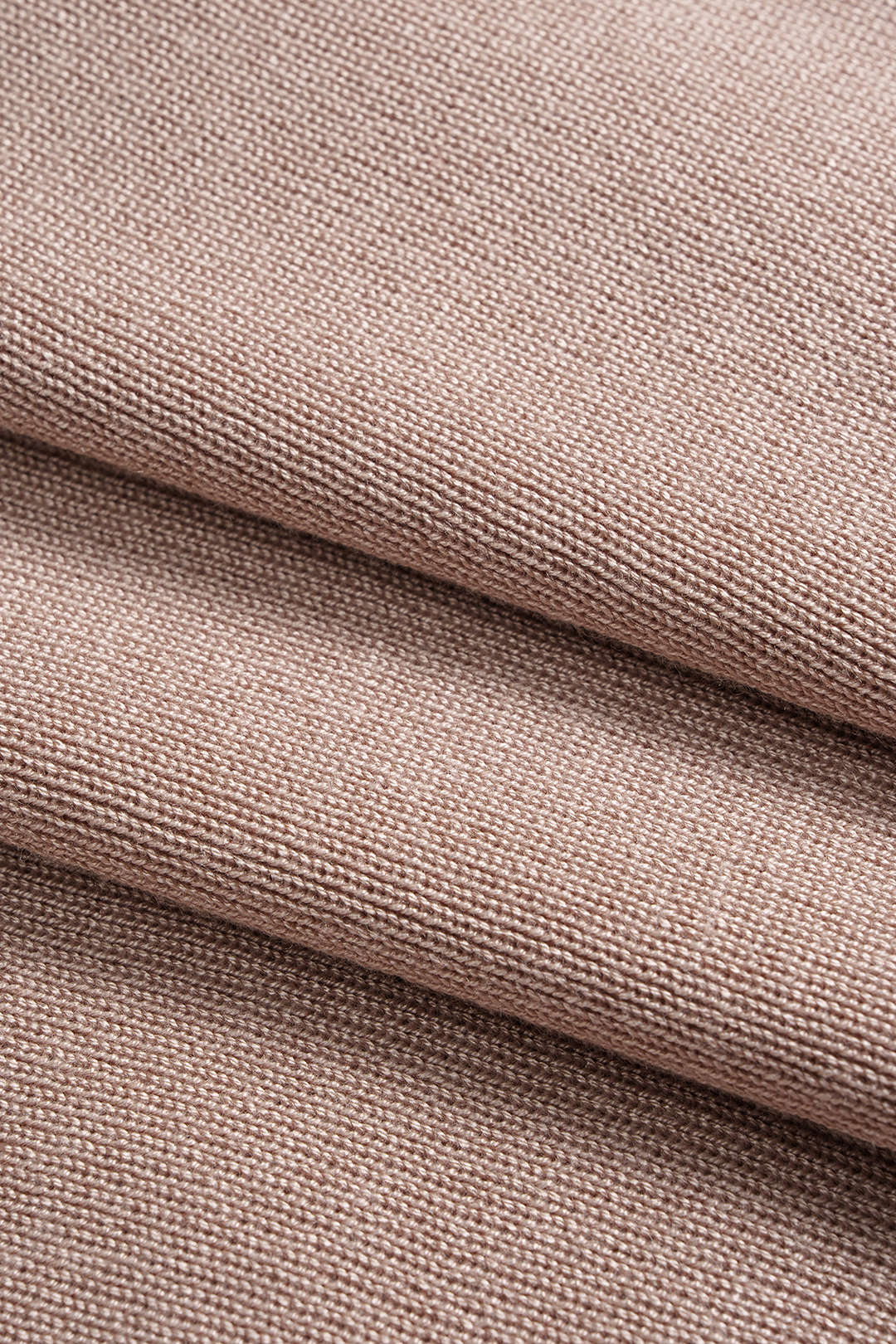 Strickset bestehend aus Rundhals-Langarmshirt mit Stickerei und weiter Hose