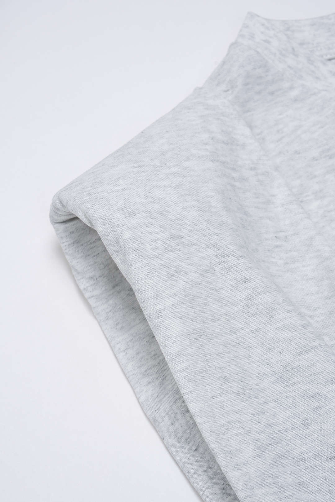 T-shirt sans manches froncé à imprimé lettres