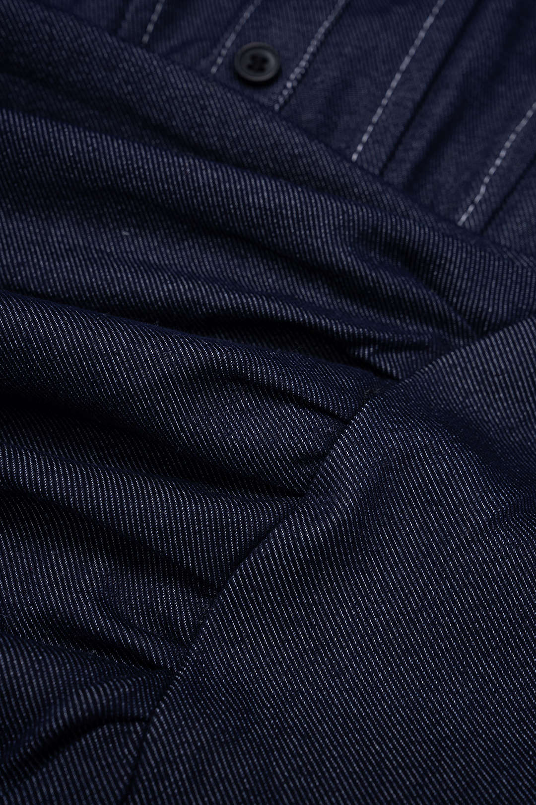 Gerüschtes asymmetrisches Jeans-Minikleid mit langen Ärmeln
