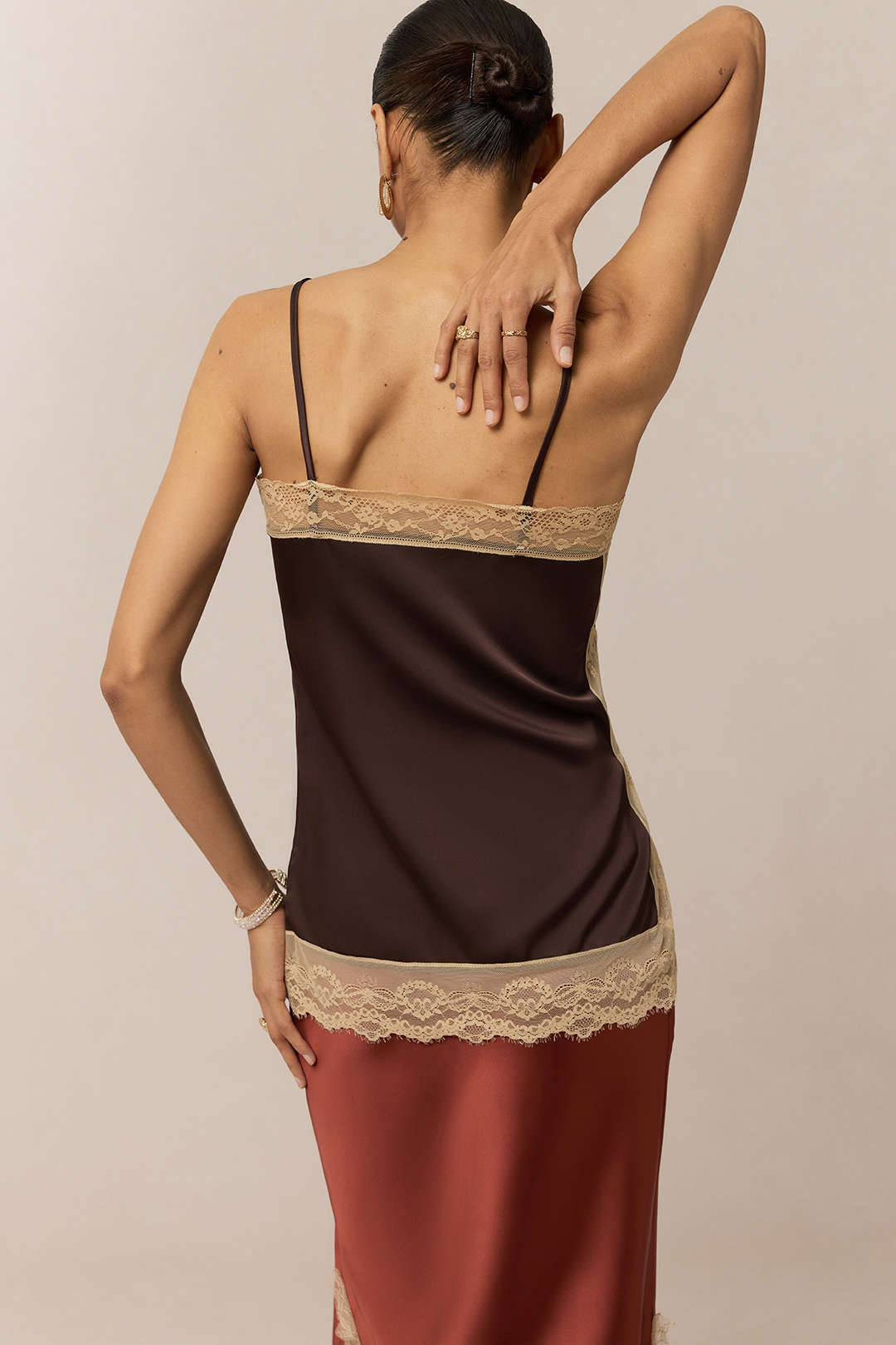 Satin-Patchwork-Camisole mit Spitzenbesatz