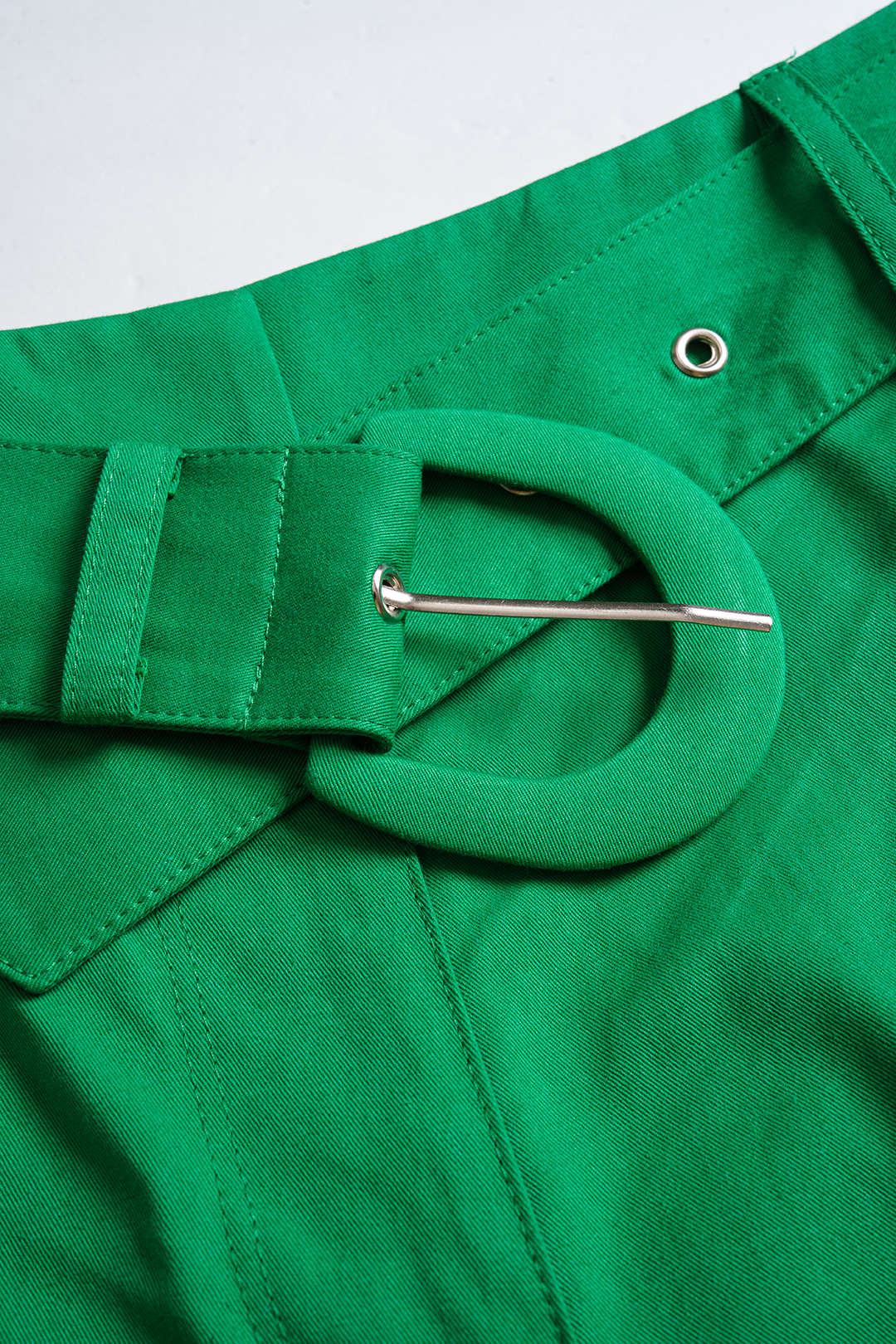 Shorts unis ceinturés