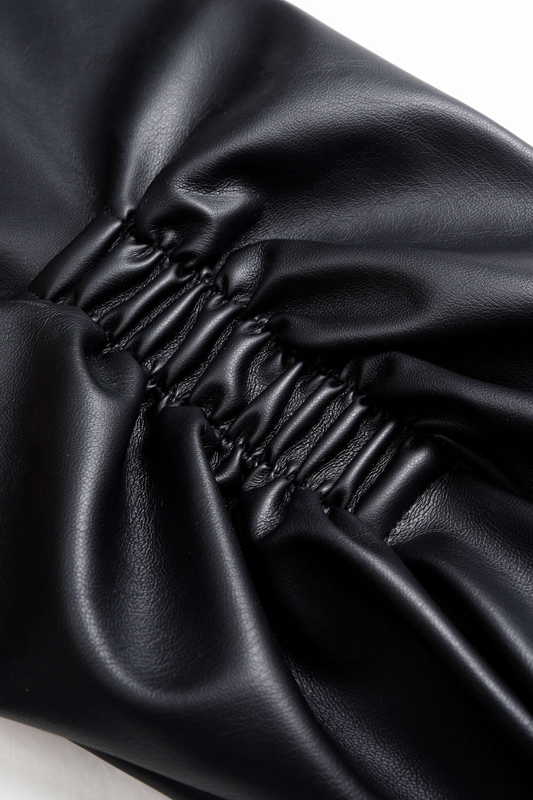 Faux-Leder gerafftes asymmetrisches Hemd mit Knöpfen