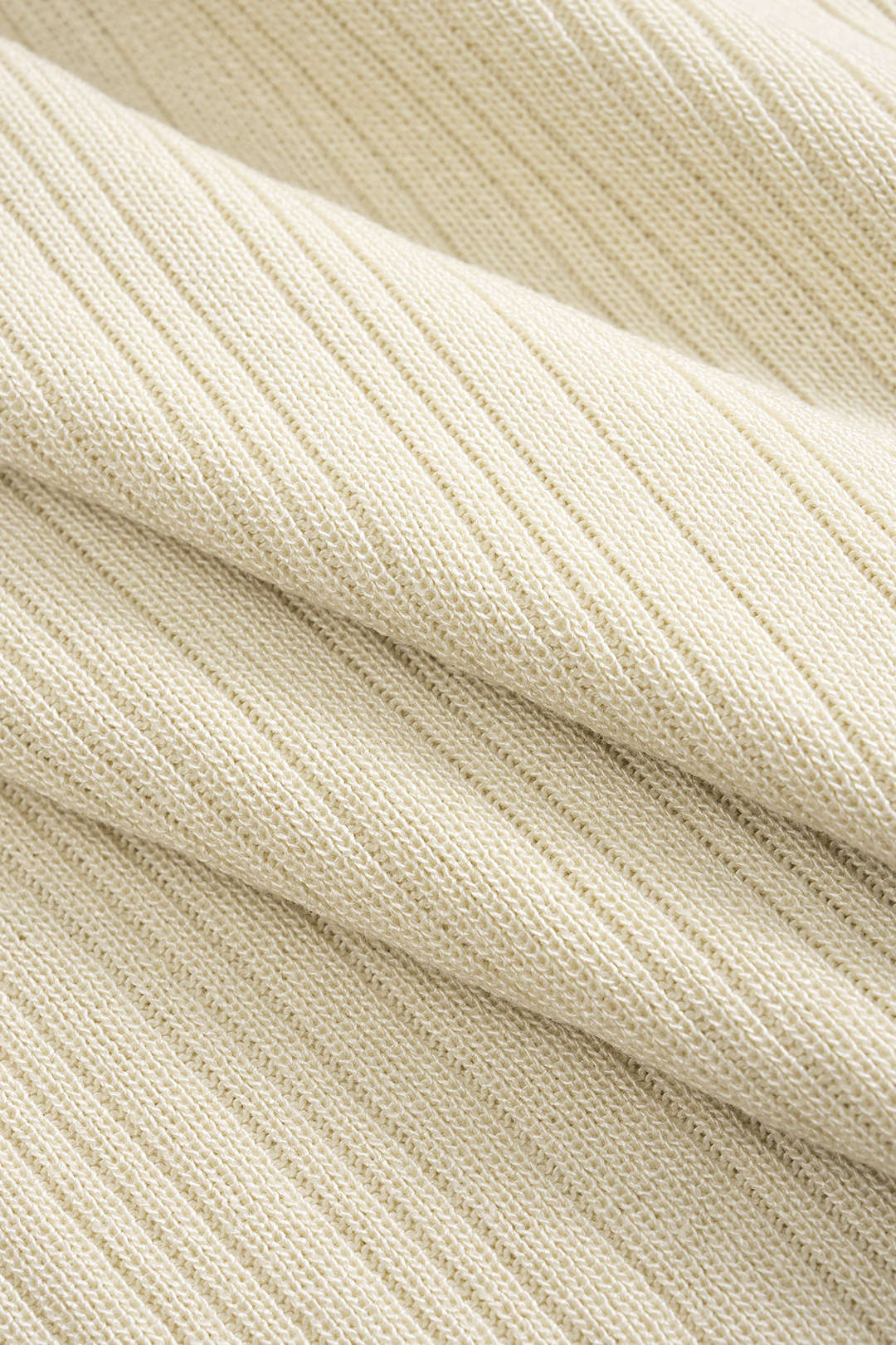 Strick-Set mit paspeliertem Revers, Kurzarm-Top und weiter Hose