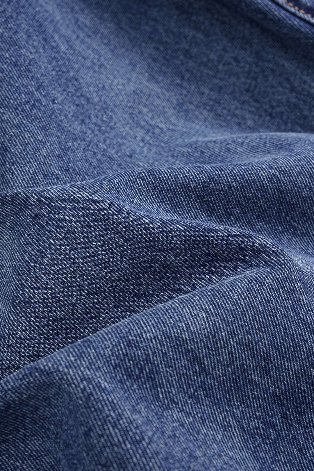 Asymmetrische Jeans mit Knöpfen aus Denim