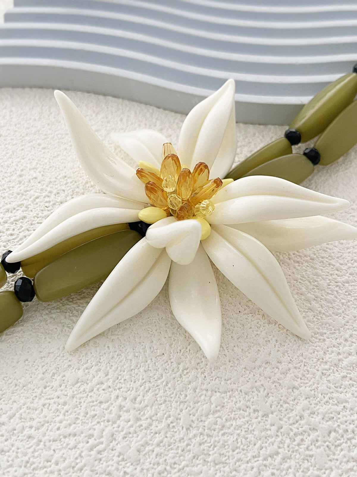 Floral Detail Beaded Bracelet