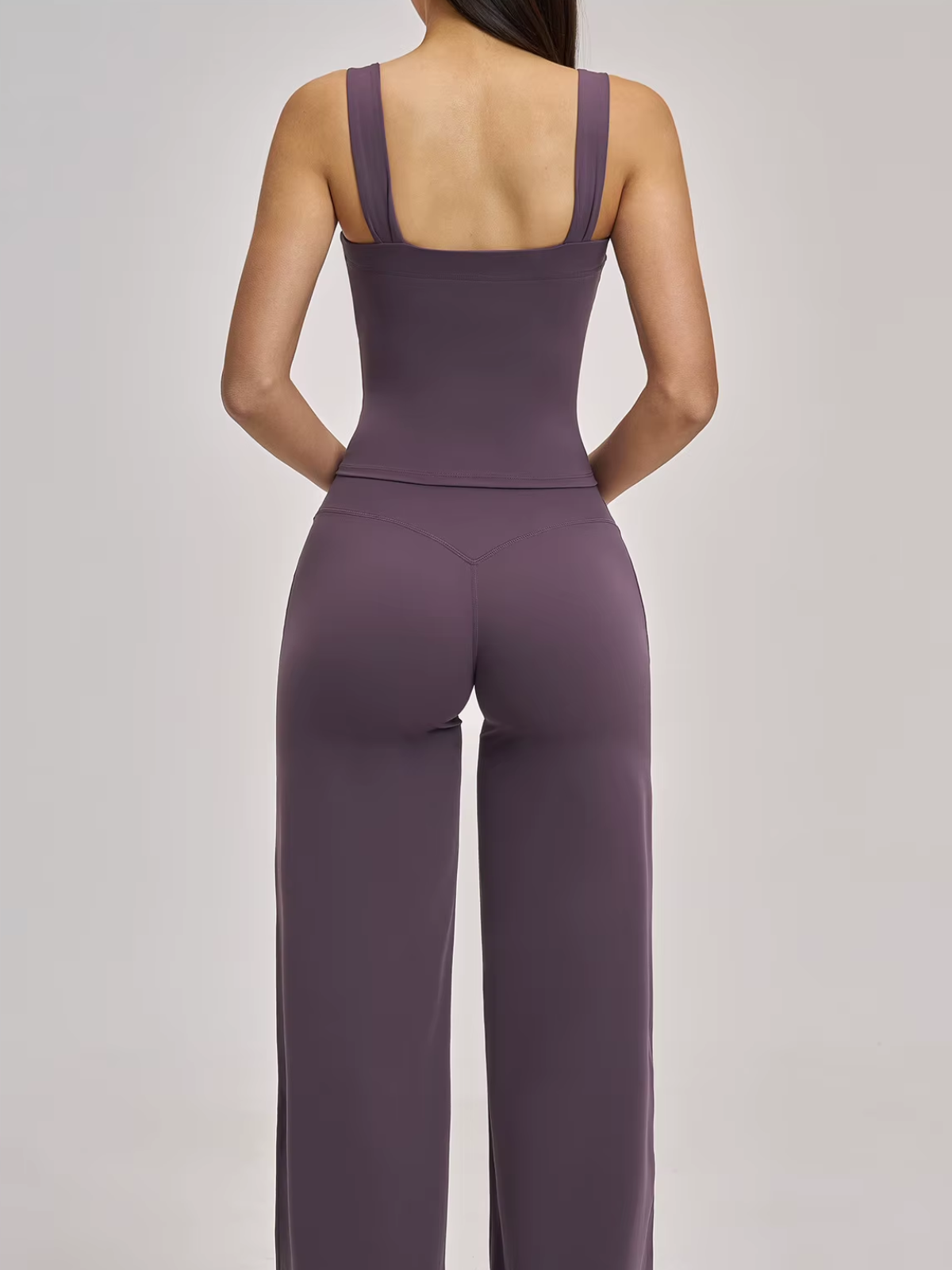 Kurzes Tanktop mit eckigem Ausschnitt