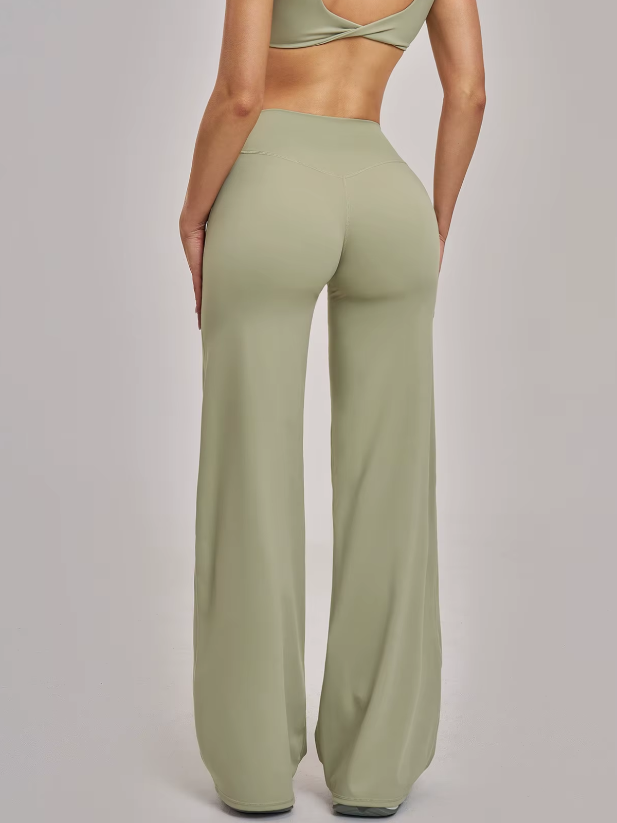 Hose mit hoher Taille, ausgestelltem Bein und voller Länge